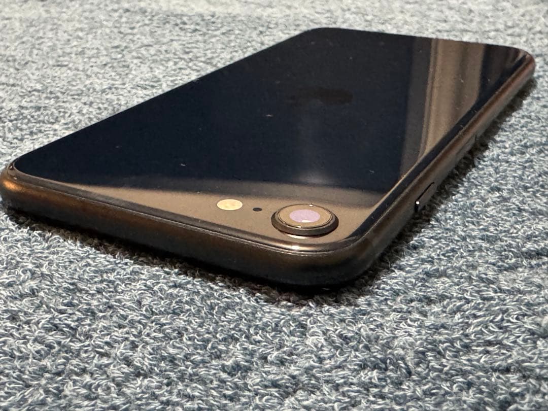 8806 Apple iPhone SE第3世代 ブラック