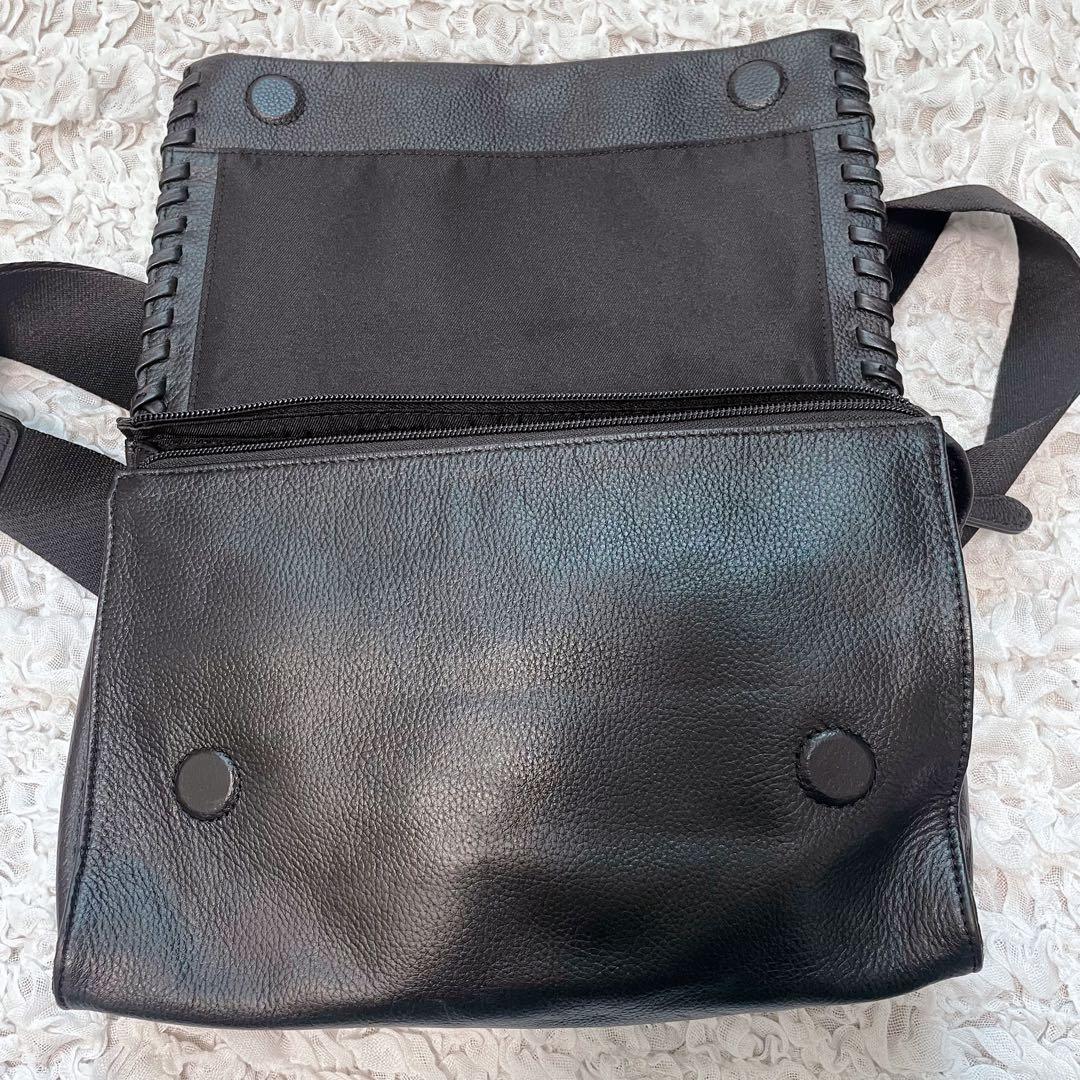 美品✨イアパピヨネ　柄ワイドテープショルダーバッグ　黒 本革　ステッチ　男女