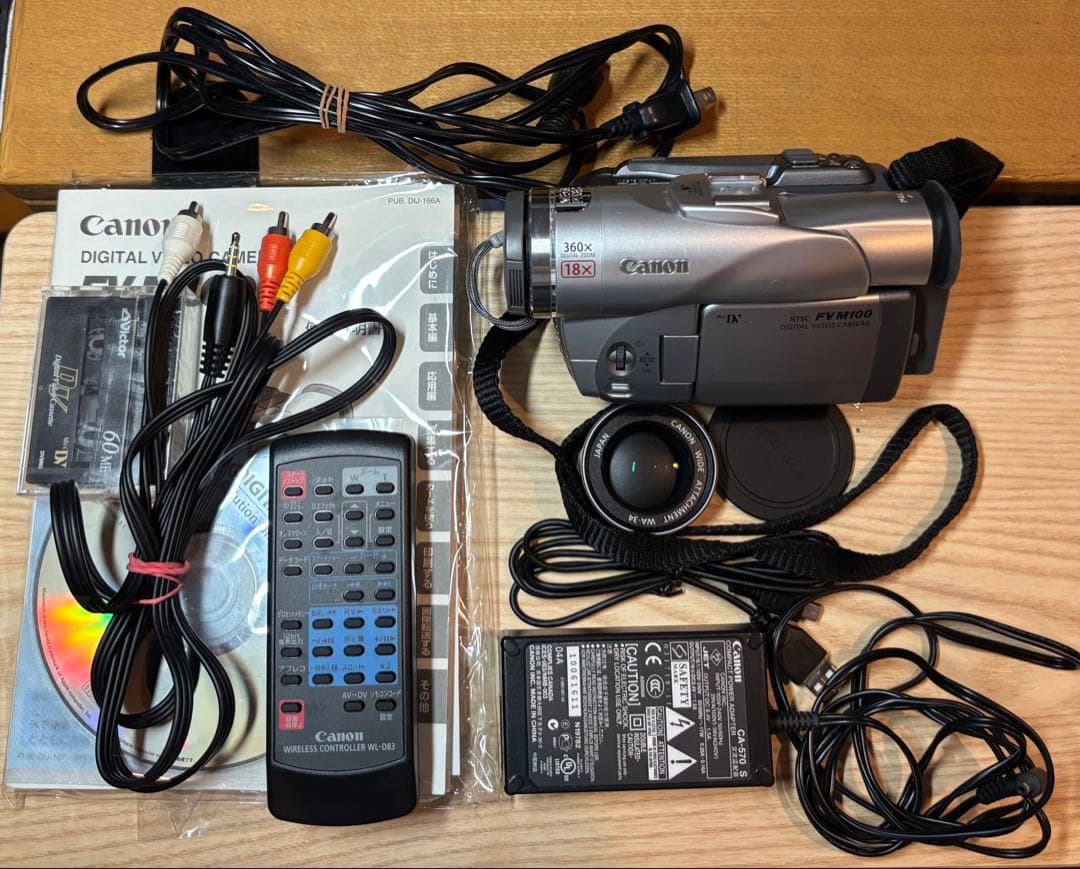 正常動作確認済美品　キヤノン　miniDVビデオカメラ FV-M100