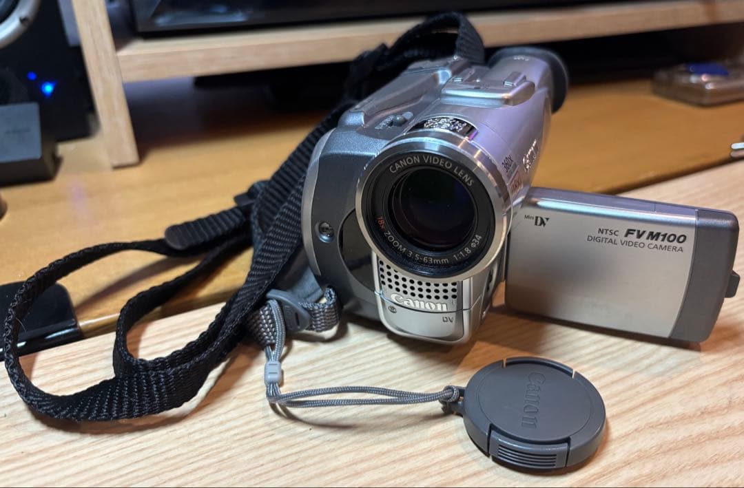正常動作確認済美品　キヤノン　miniDVビデオカメラ FV-M100