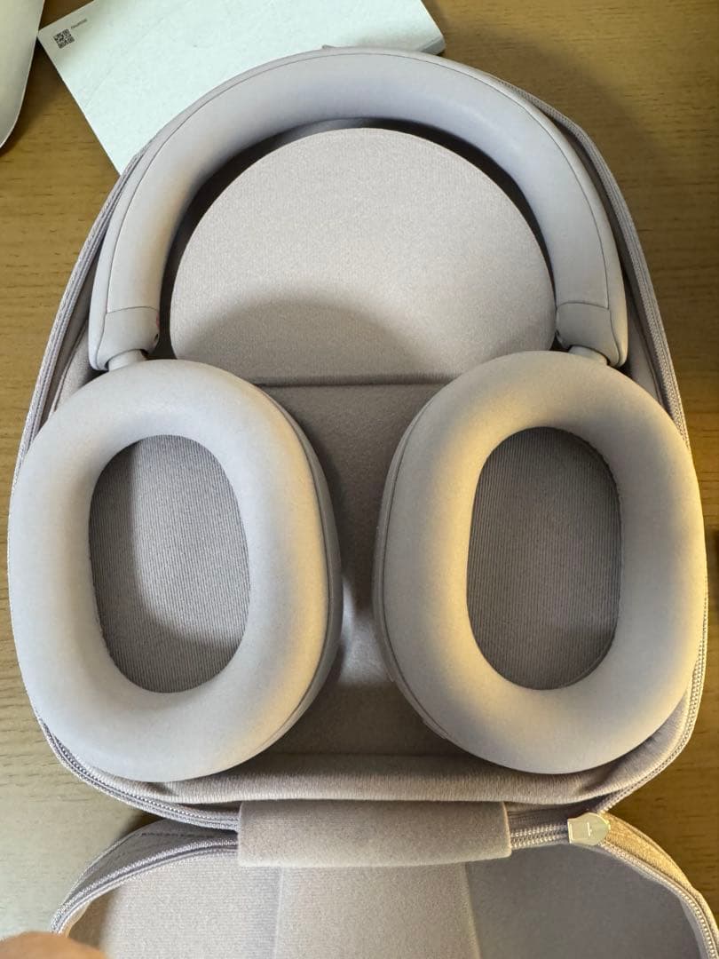 SONY WH-1000XM5×Le Sserafim ルセラフィム　ヘッドホン