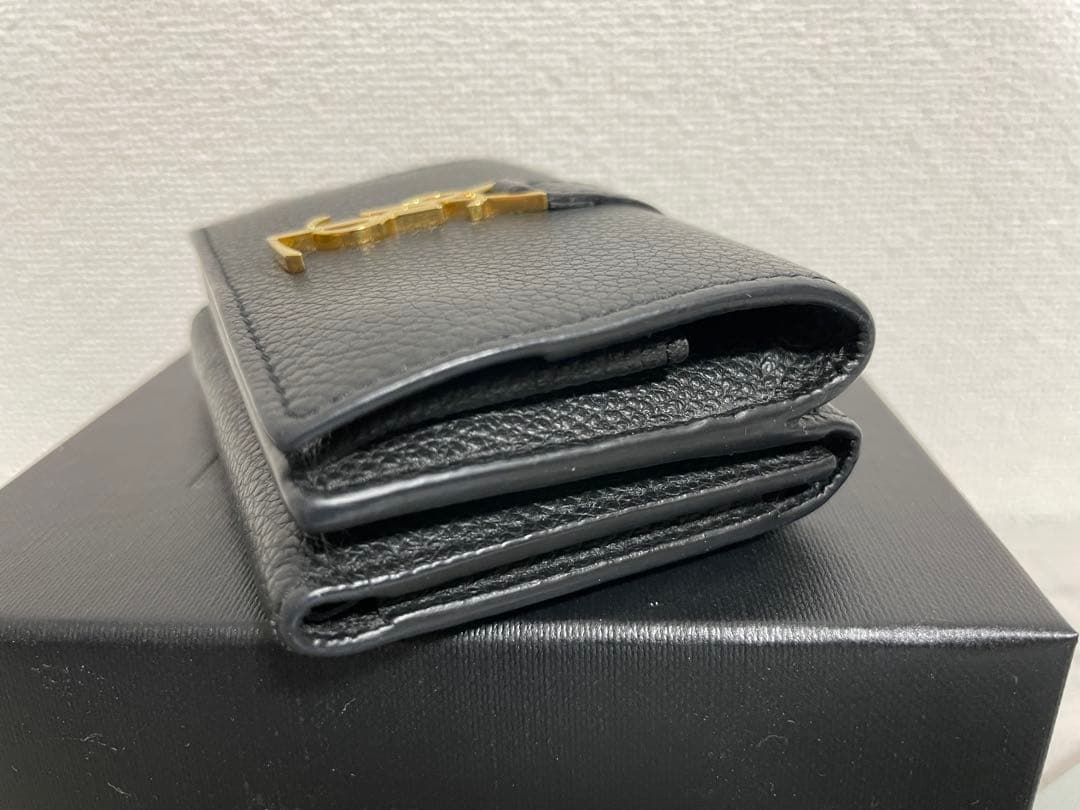 サンローラン　財布　黒　レザー　Saint Laurent ブラック三つ折り財布