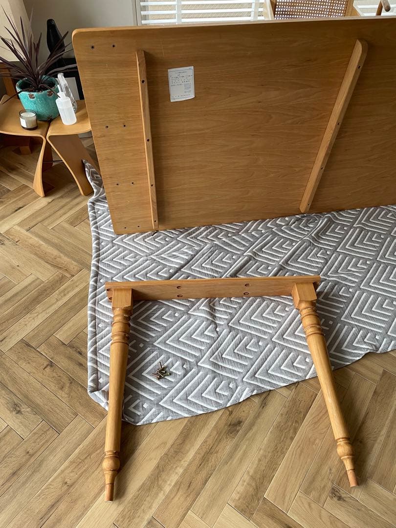 【R様御検討中】 クルミ無垢材　ダイニングテーブル　北欧　ろくろ足　ターンレッグ