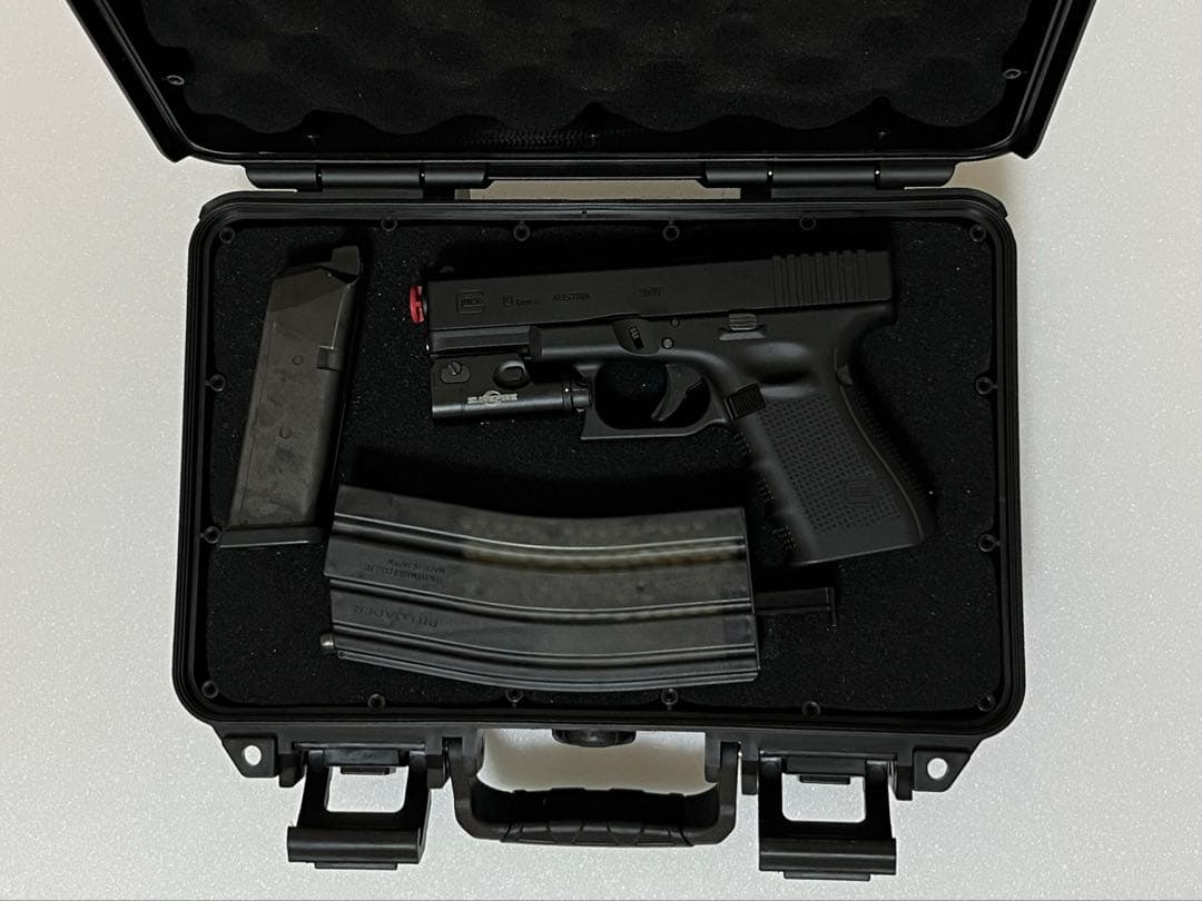 東京マルイ　ガスガン　グロック19 Gen.4 ハードケース、ライト等セット