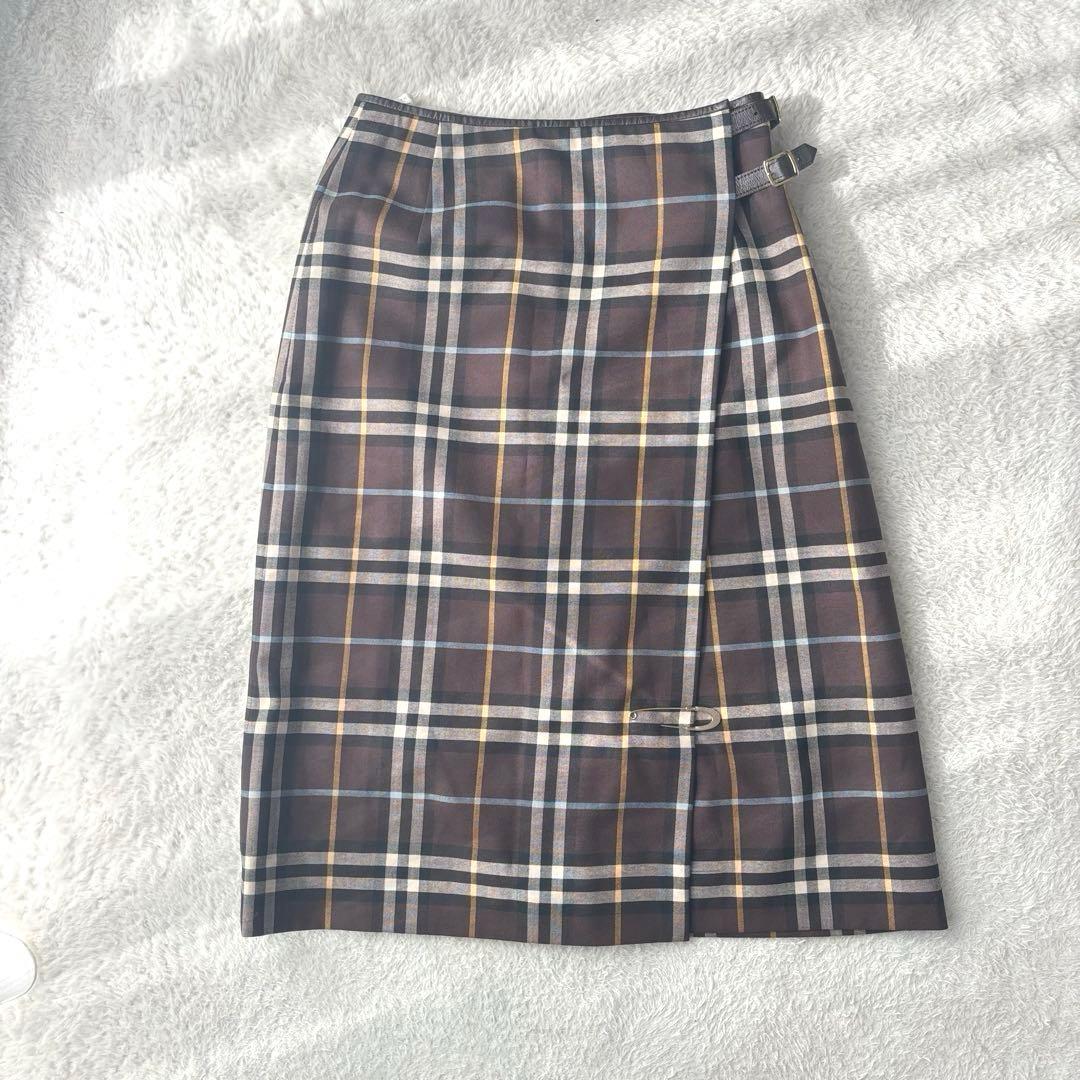 高級 バーバリーロンドン ノバチェック サイドベルト付き　ラップスカート