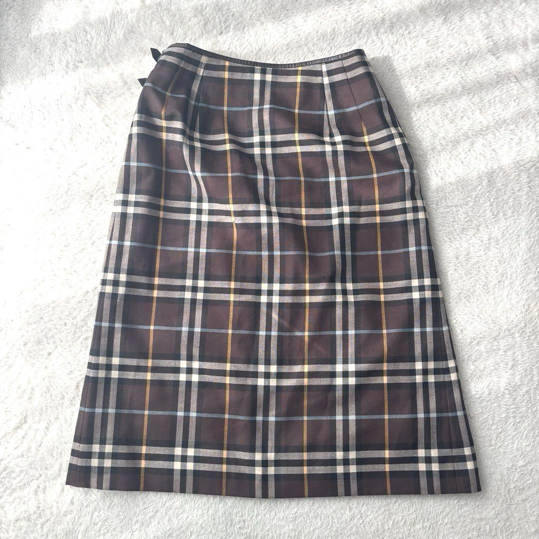 高級 バーバリーロンドン ノバチェック サイドベルト付き　ラップスカート