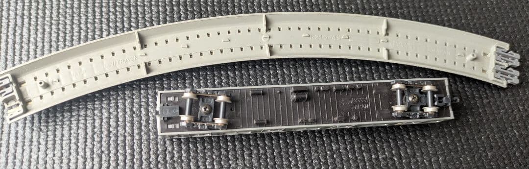 Nゲージ鉄道模型 グレーとグリーン