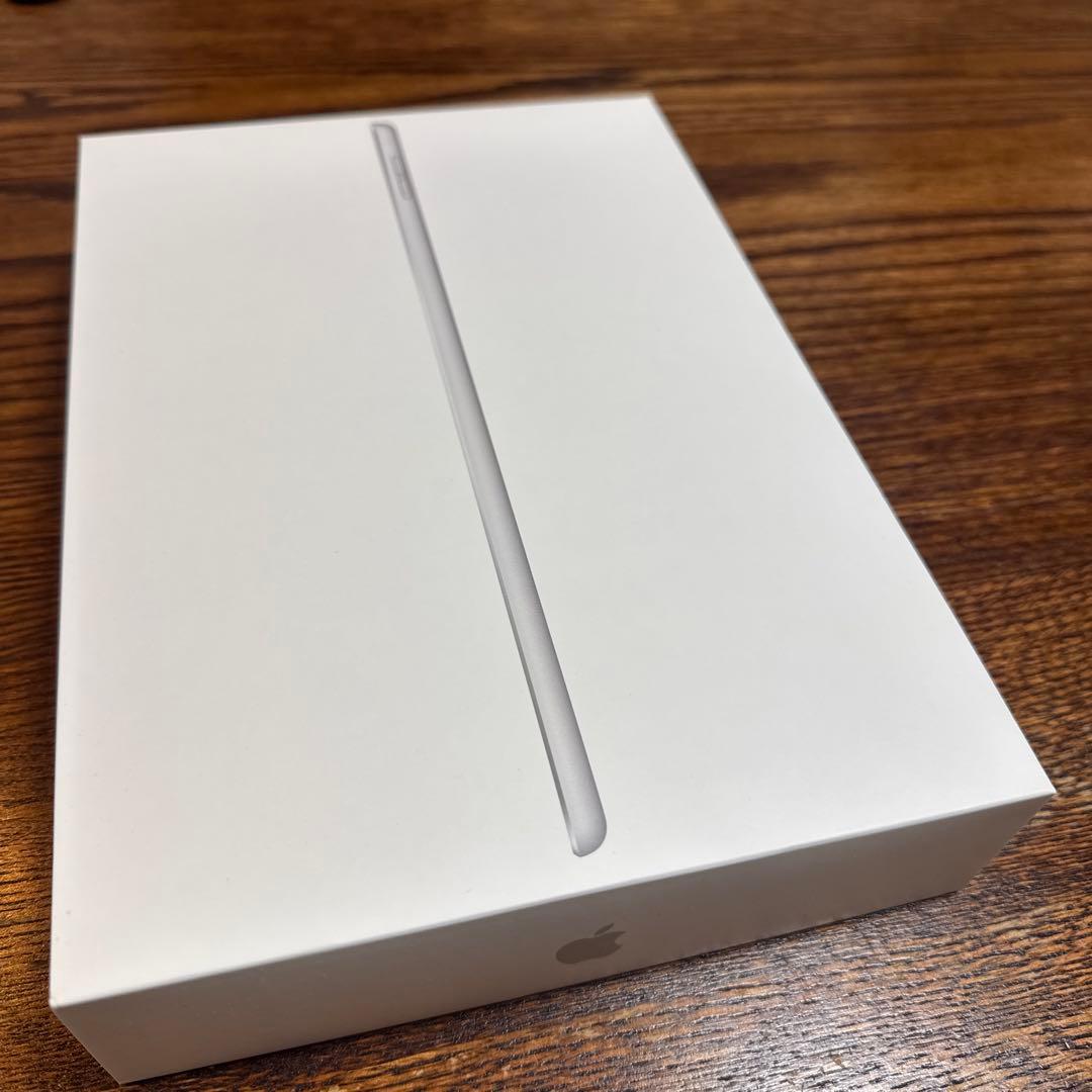 Apple iPad (第7世代) シルバー 本体