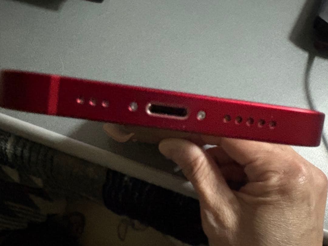 iPhone13レッド本体