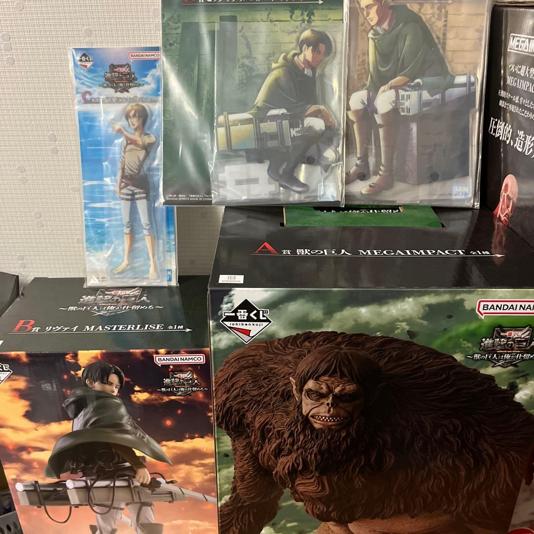 進撃の巨人　一番くじ　セット　獣の巨人　超大型巨人