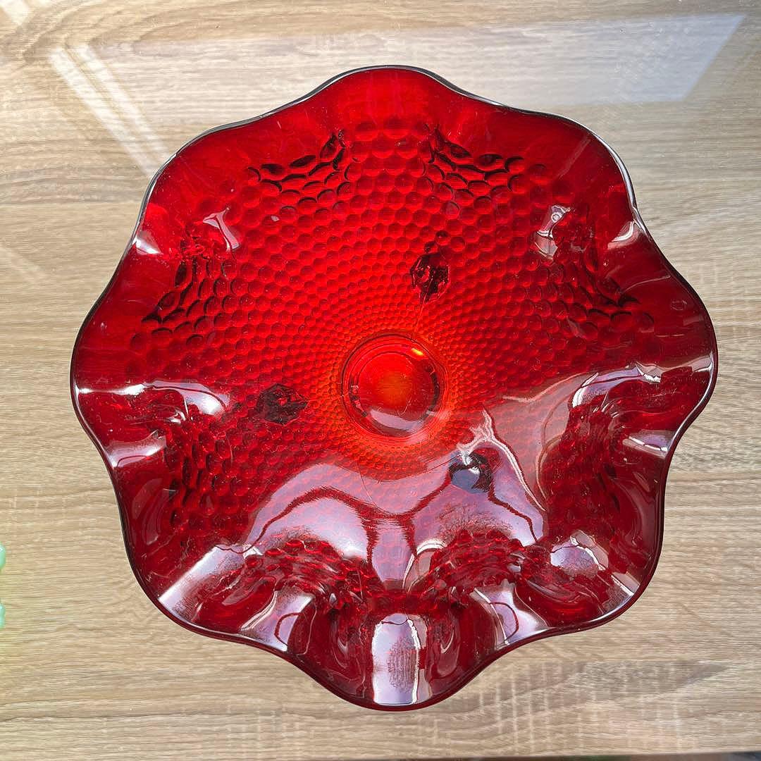 骨董　時代ガラス　霰プレス　三ツ脚付き　フリル　平鉢　菓子鉢　コンポート　ウラン