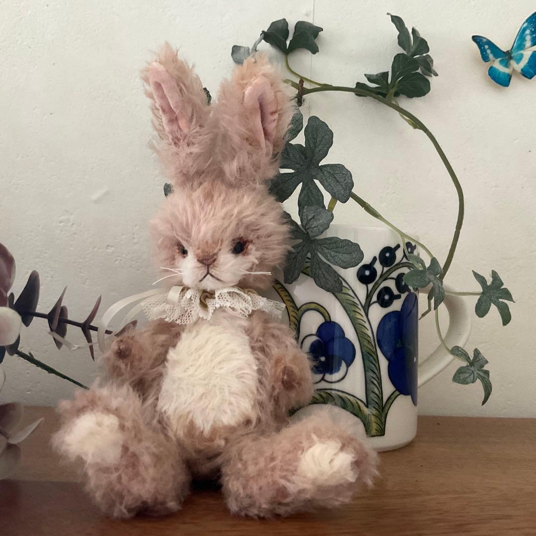 国内作家様ハンドメイド　ピンクの可愛いウサギさん