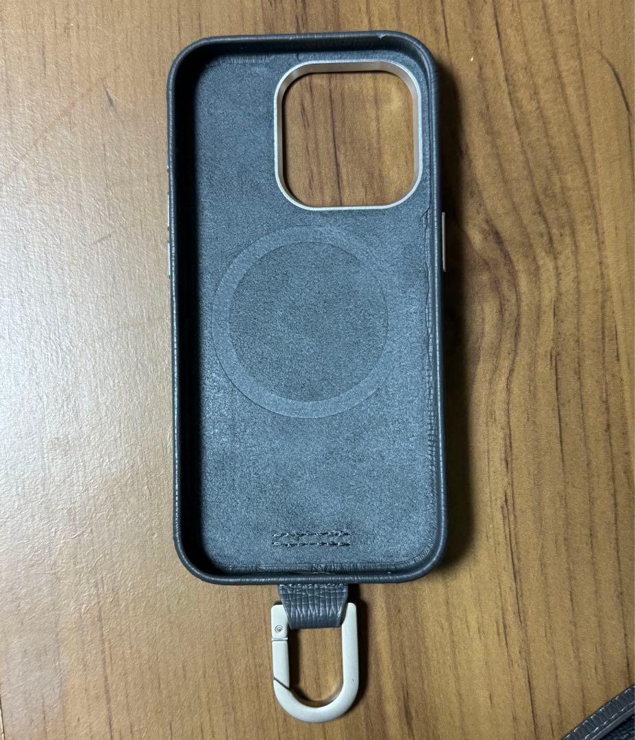 objcts.io iPhone15pro ケース+ストラップ