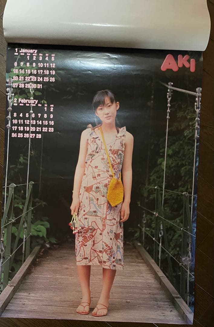 一枚目日焼けあり】前田亜季　2002年カレンダー