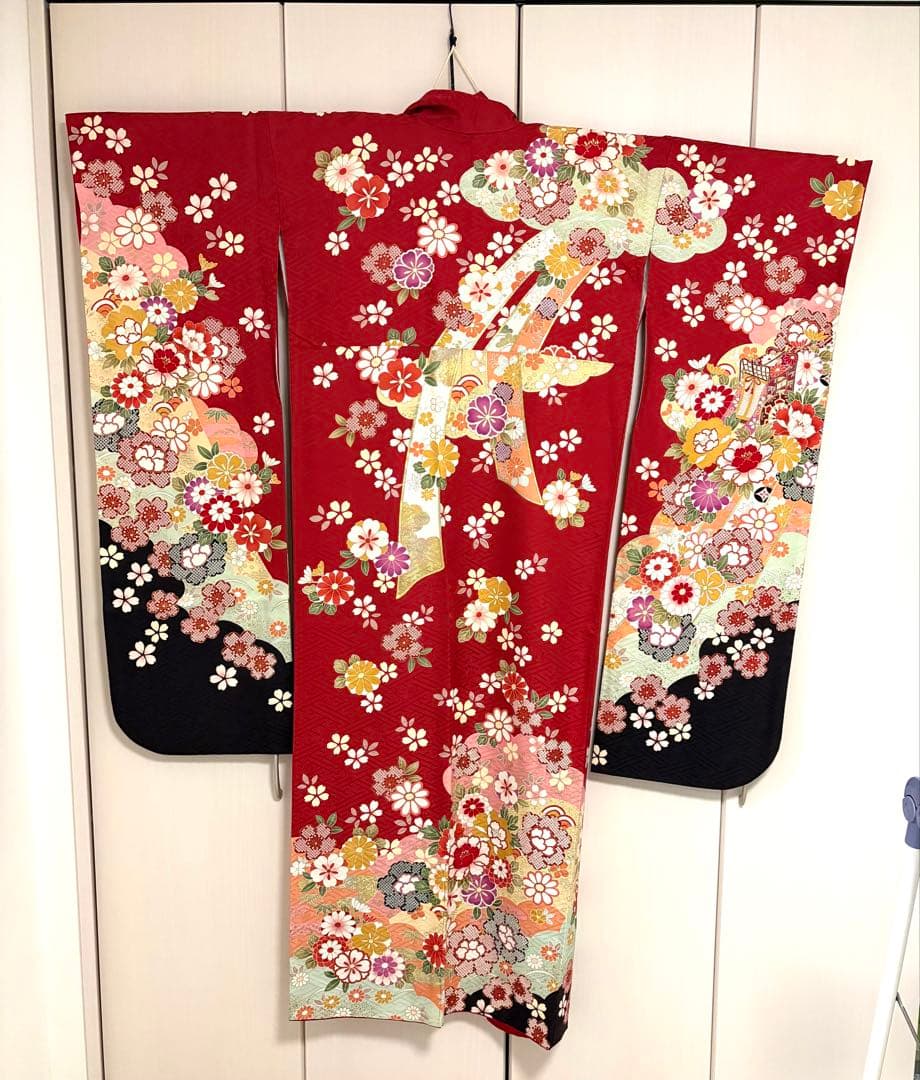 振り袖2着＋フルセット（訳あり長襦袢）おまけで小振袖1着、着物用ハンガー