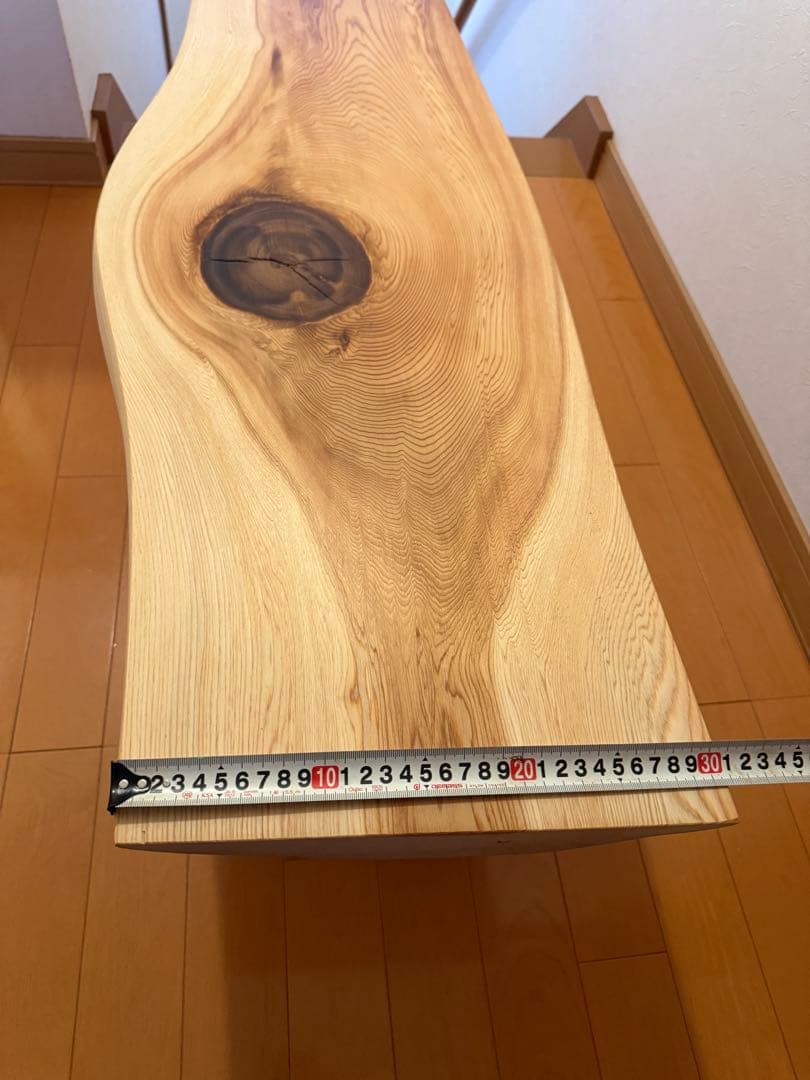 天然杉一枚板でか節カーブテーブル蜜蝋クリーム仕上げ