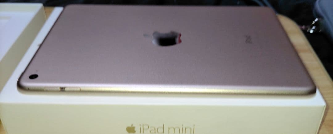 iPad本体 iPad mini 4 128GB Wi-Fi