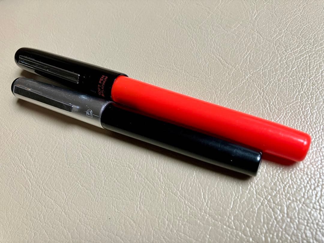 【旧型廃番】プラチナソフトペン 採点ペン S-600黒軸＋現行品 替芯4本付