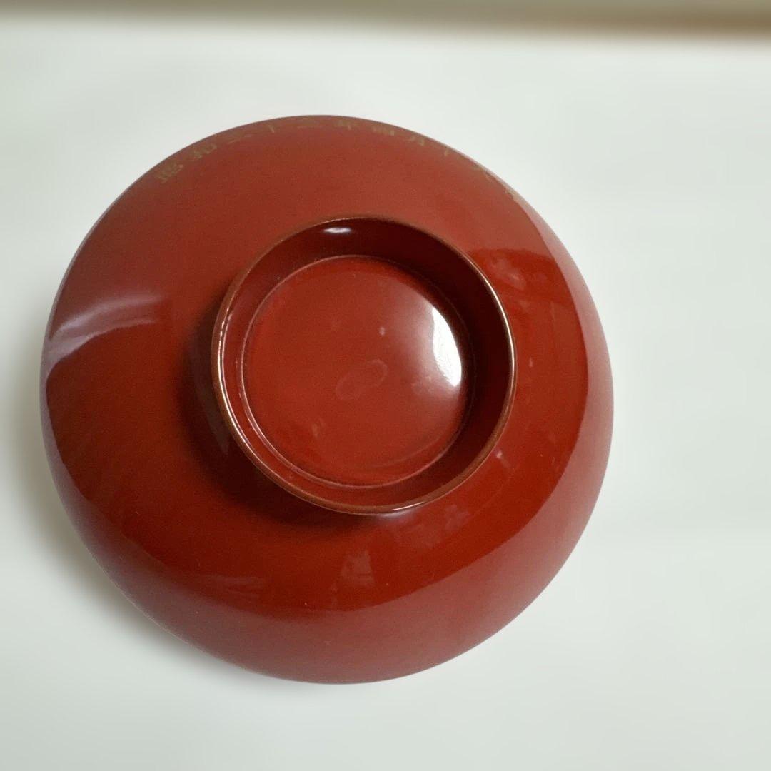 赤色の皿型漆器 昭和33年製