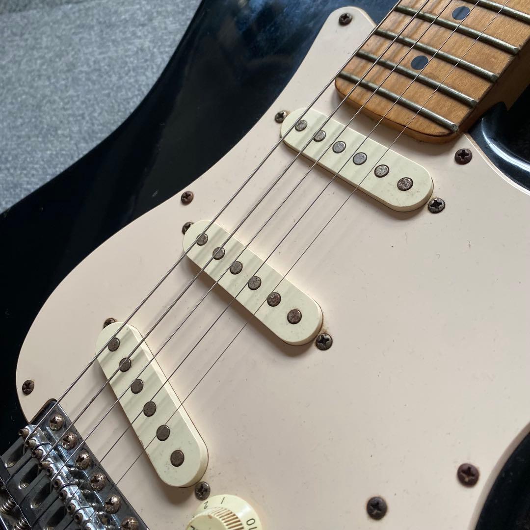 ブラック ストラトキャスター 社ロゴ付きノーブランド ブラッキー ビンテージ