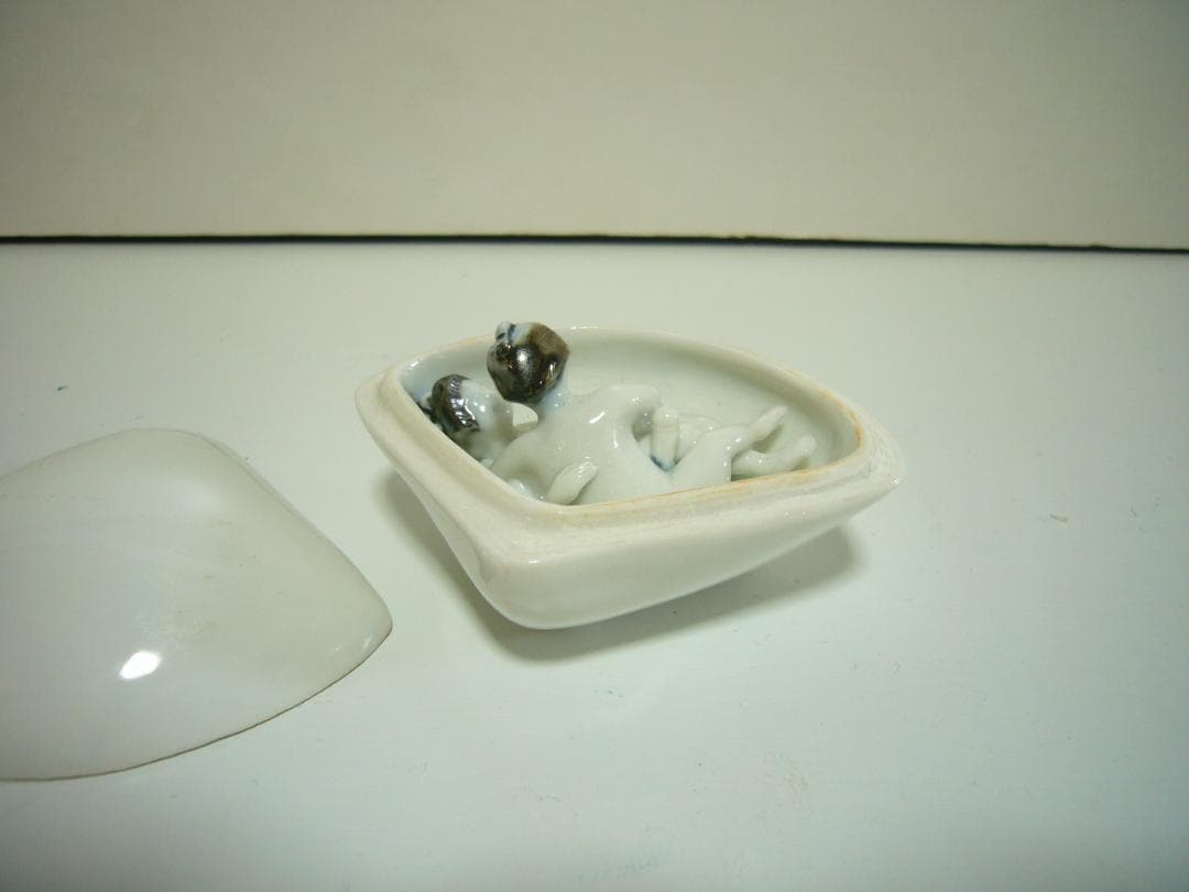 香合 貝合せ 春画 磁器 色絵 枕絵 隠し春画