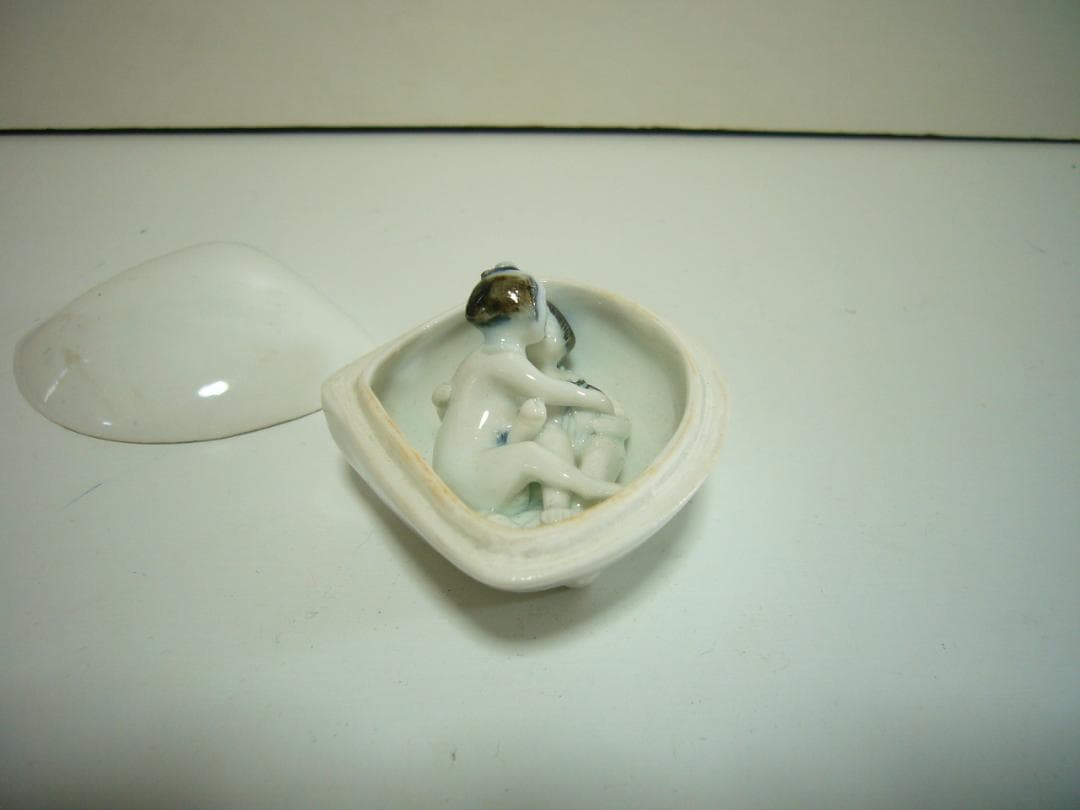 香合 貝合せ 春画 磁器 色絵 枕絵 隠し春画