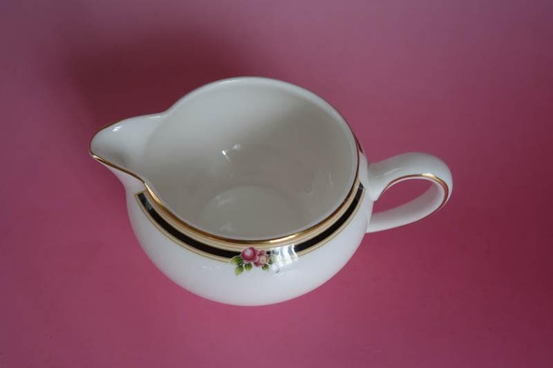 ウェッジウッド　　クリオ クリーマー　＆　シュガーポット 　2453