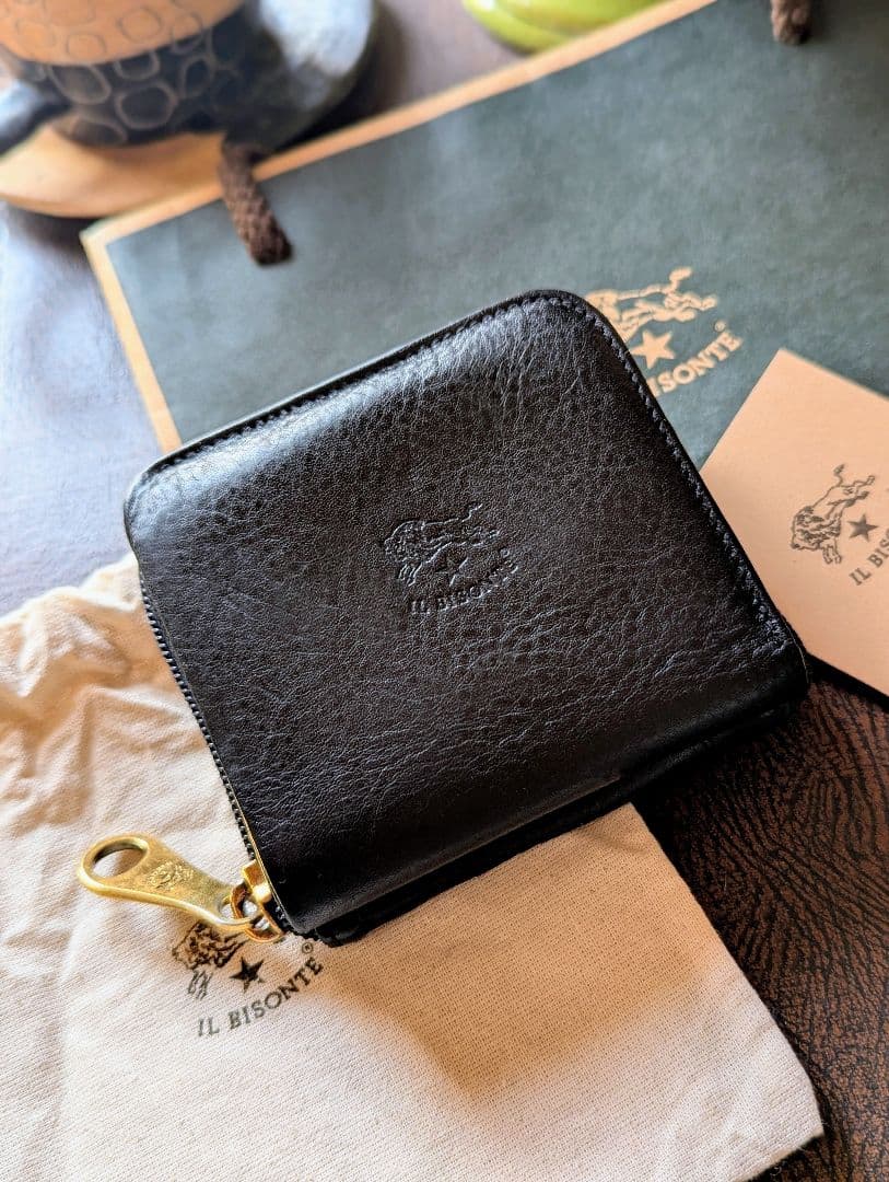 イルビゾンテ スクエアラウンドジップウォレット ブラック シボ加工 男女兼用