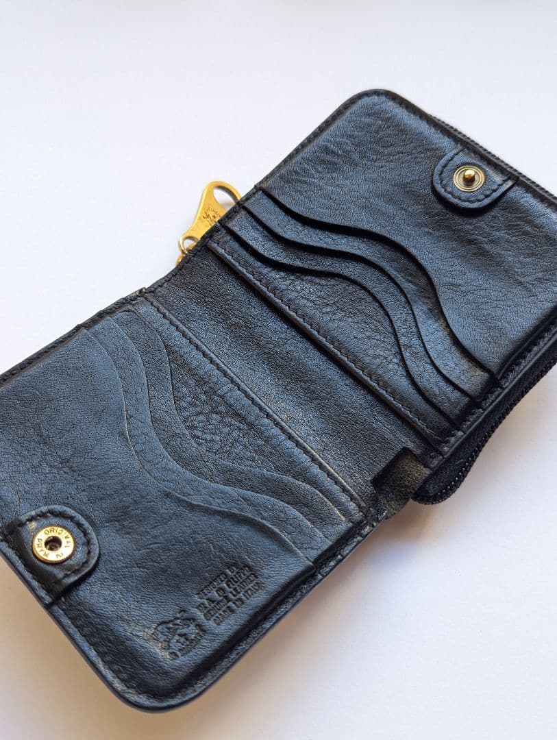 イルビゾンテ スクエアラウンドジップウォレット ブラック シボ加工 男女兼用