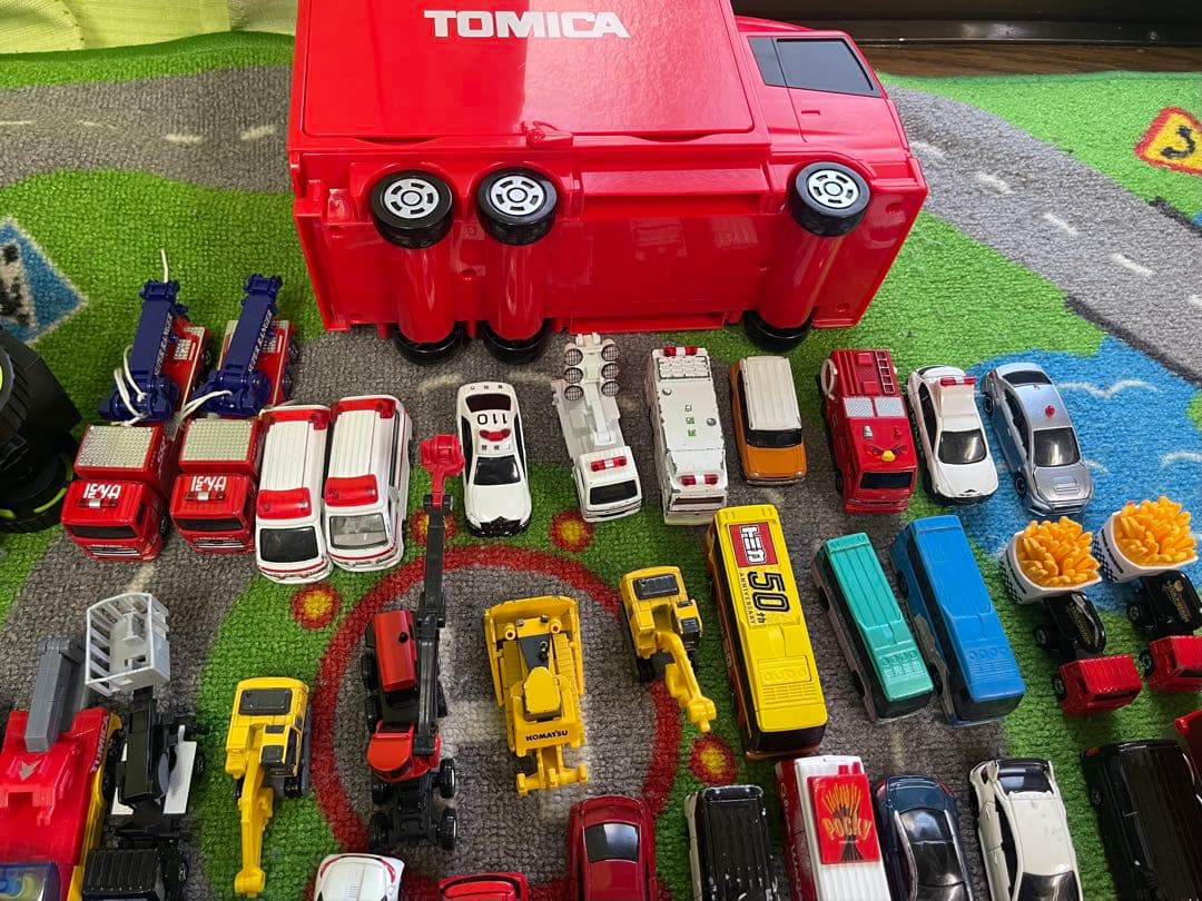 トミカ　ミニカー56台　収納トラック2台　タカラトミー　TOMICA　まとめ売り