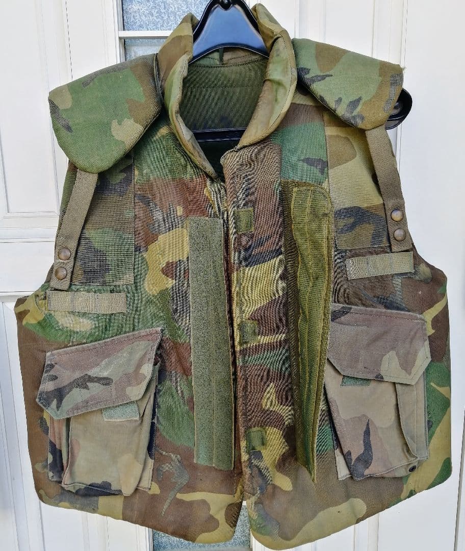 米軍　実物放出品　ボディアーマー★防弾ベスト★ＵＳ.M.C海兵隊★ＵＳ.ARMY