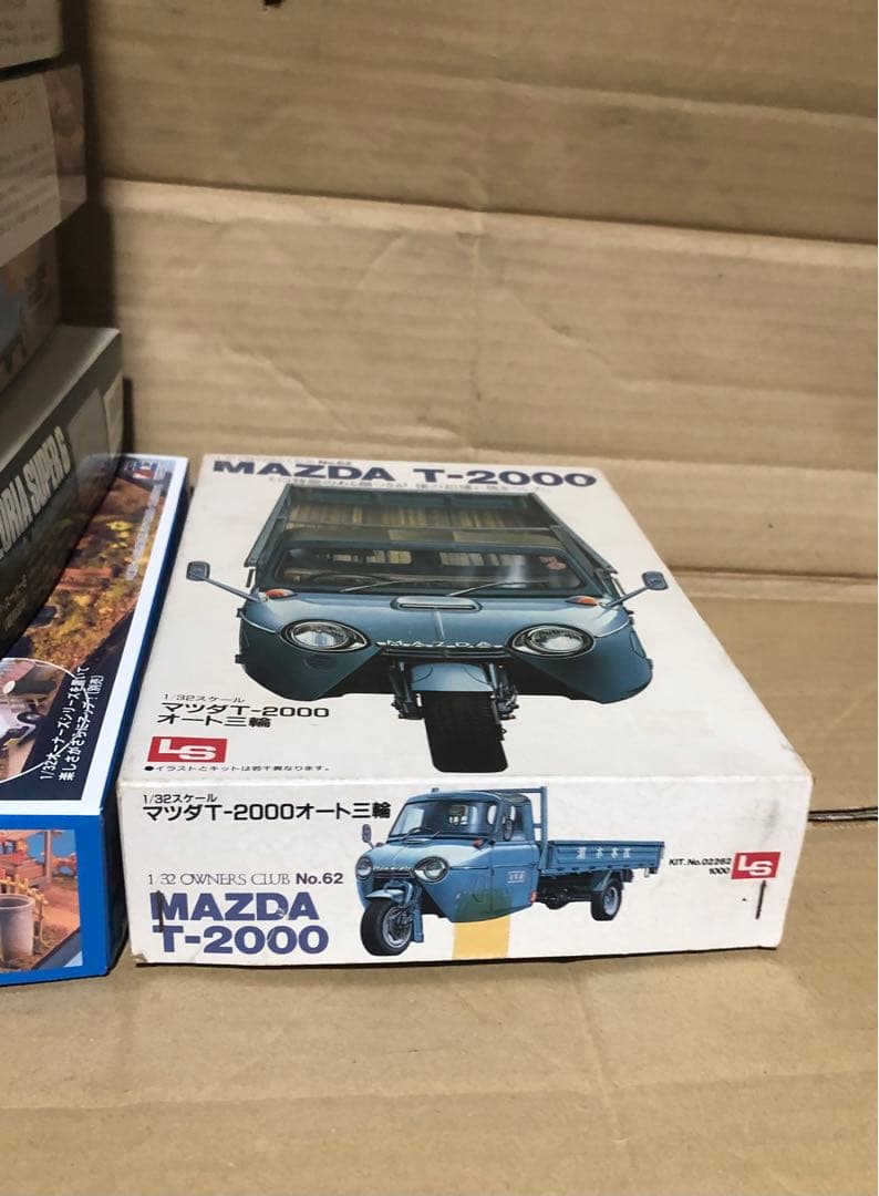 1/32 未開封12台と開封済みT-2000 1台1/32ジオラマ2個セット