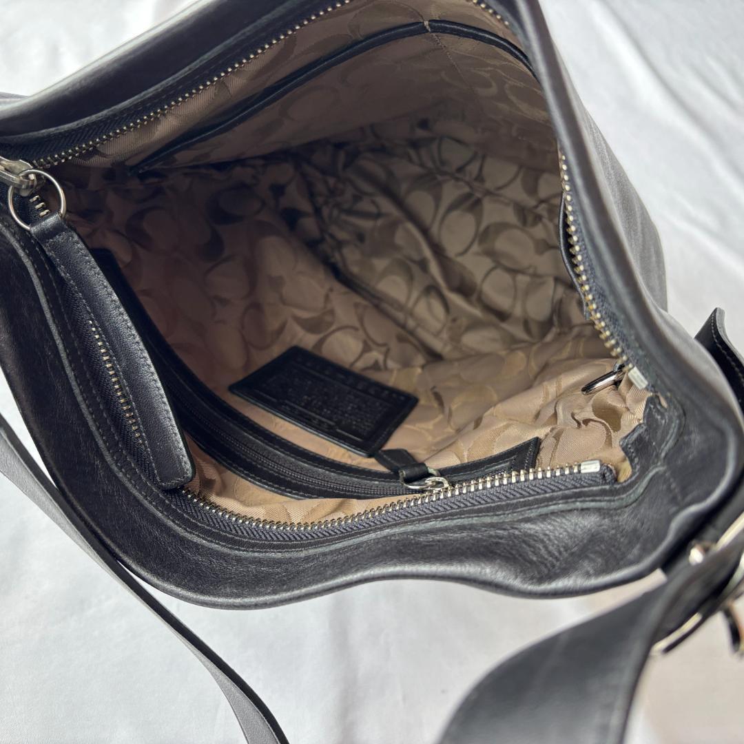 美品 コーチ ショルダーバッグ レザー 斜めがけ ブラック 9186