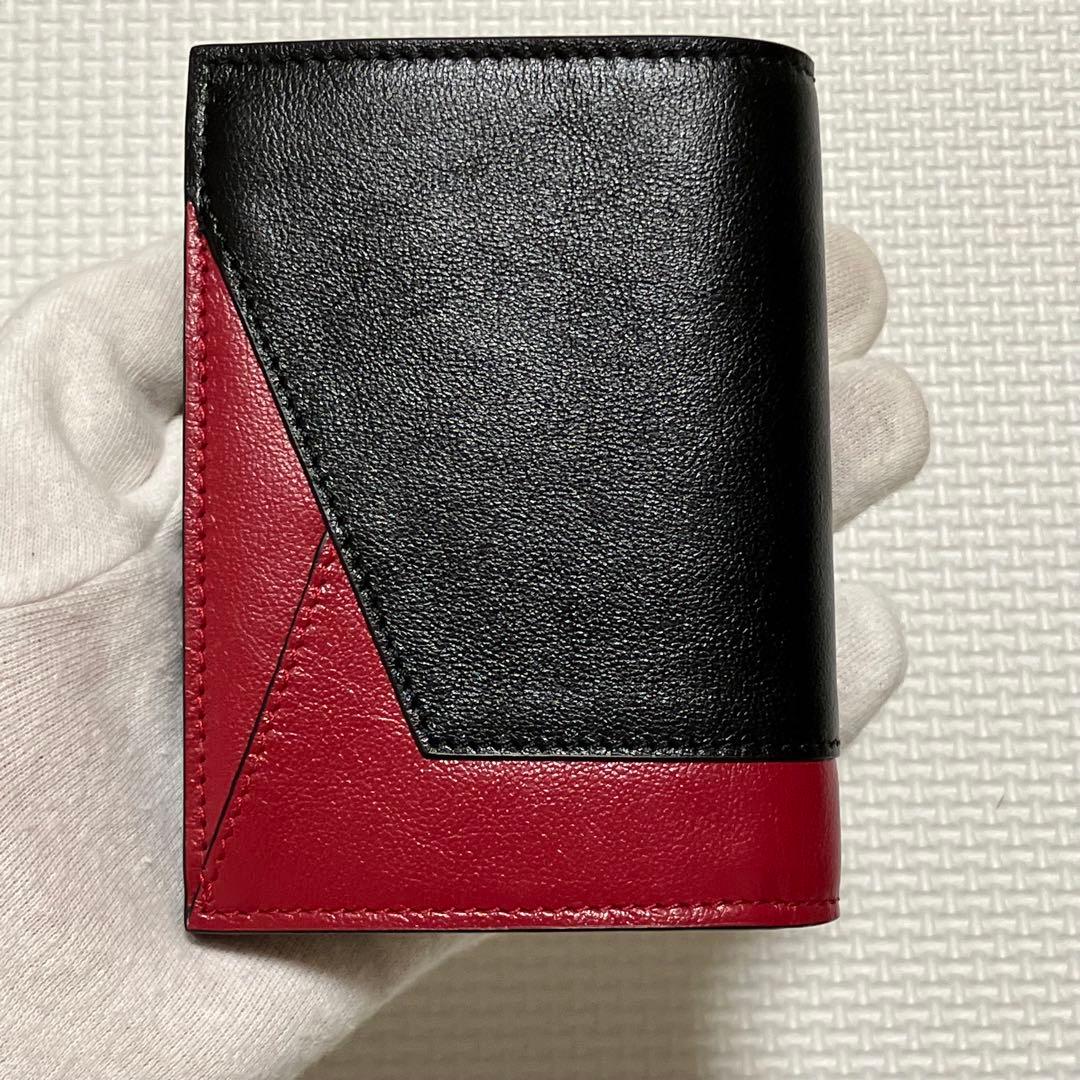 ・未使用　MARNI マルニ レザー二つ折り財布 黒×赤　ミニ財布　箱袋付き