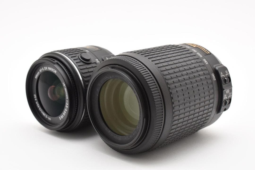 超美品 4233ショット　Nikon　D5500　ダブルレンズ 　Wi-Fi搭載