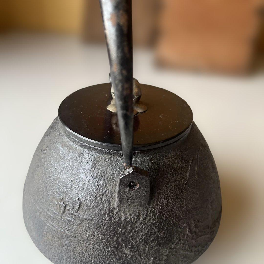 三越製　鉄瓶　近江八景図