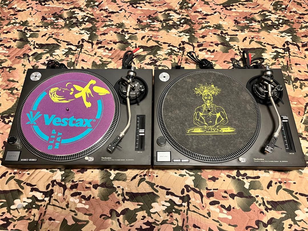 【作動確認済】テクニクス SL1200 MK3 ターンテーブル　中古