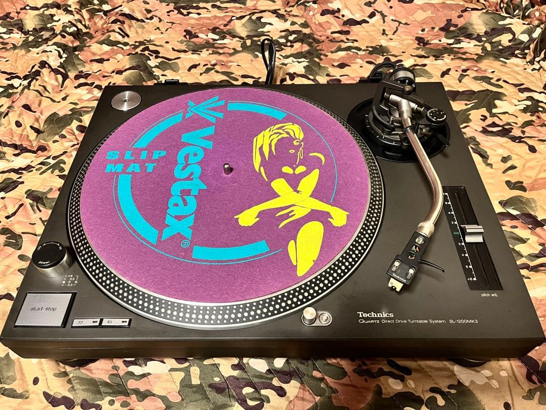 【作動確認済】テクニクス SL1200 MK3 ターンテーブル　中古