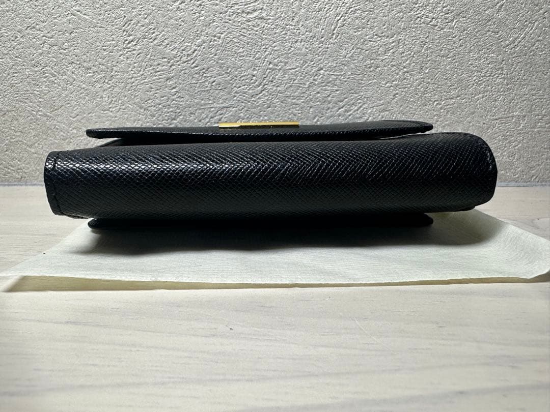 【美品】BURBERRY レザー 三つ折り財布 ノバチェック プレート ブラック