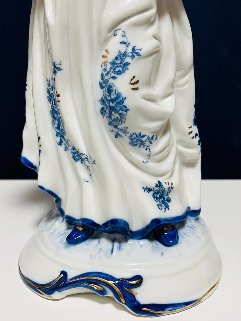 KPM ベルリン 陶磁器 ドイツアンティーク・西洋磁器 花カゴを持つ女の子 置物