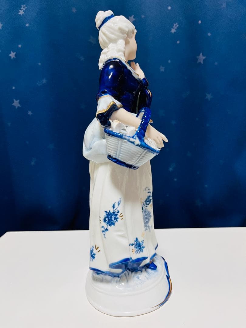 KPM ベルリン 陶磁器 ドイツアンティーク・西洋磁器 花カゴを持つ女の子 置物