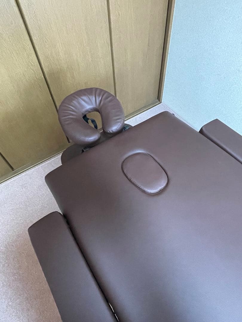 折りたたみマッサージベッド ダークブラウン
