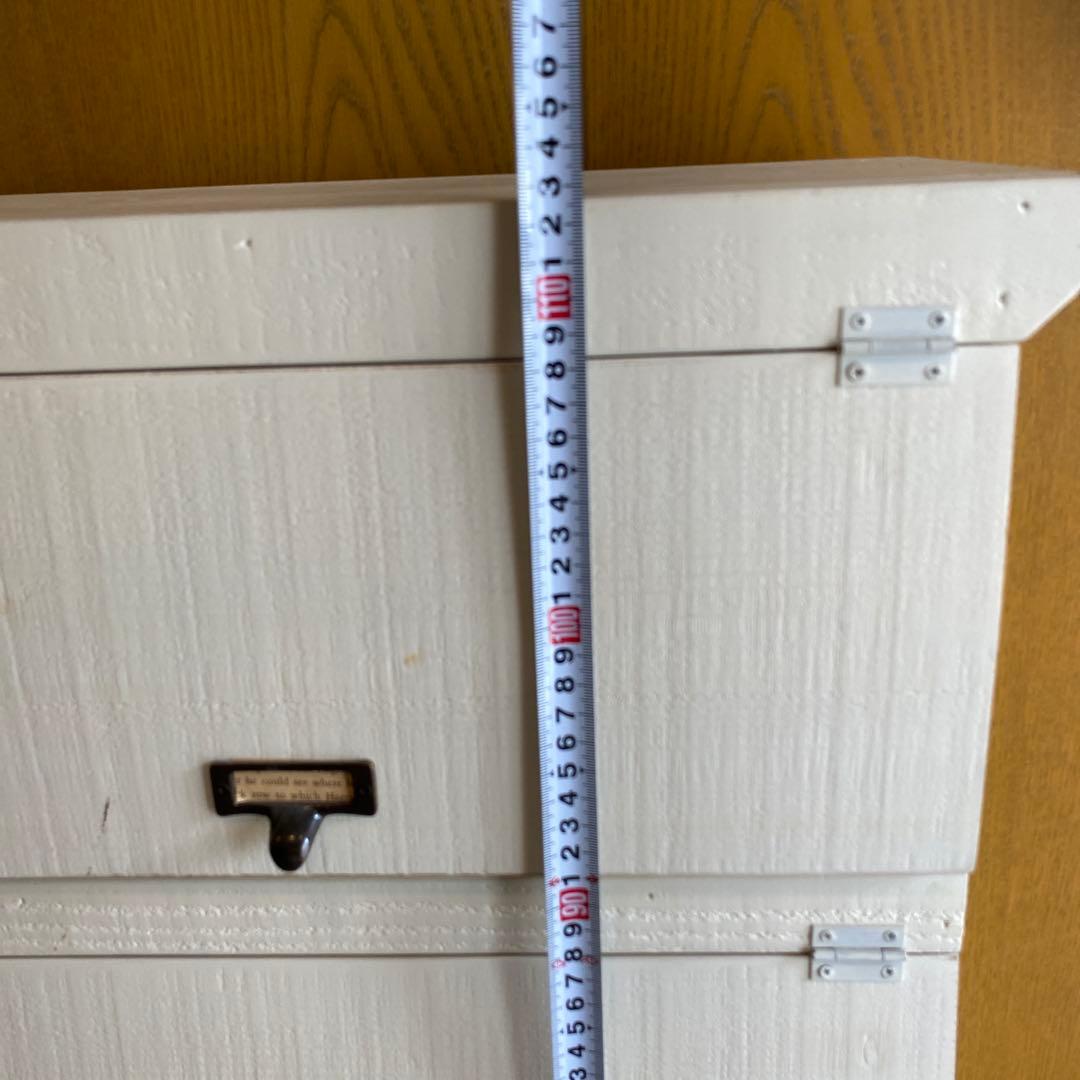 ① アンティーク棚　子供部屋