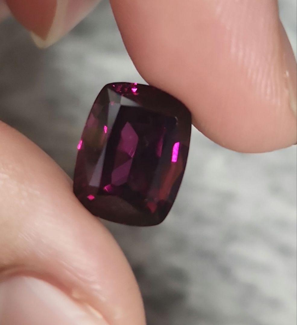 特大天然ロードライトガーネット 9.001ct