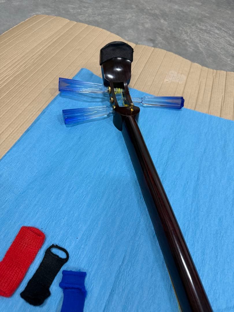 【長唄三味線】細棹／皮破れあり・現状品／バチ・指掛け・替え糸付き／練習用