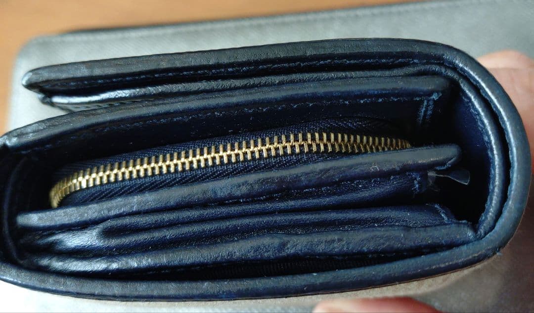 グッチ　コンパクトウォレット　折り財布　ホースビット ラフィア