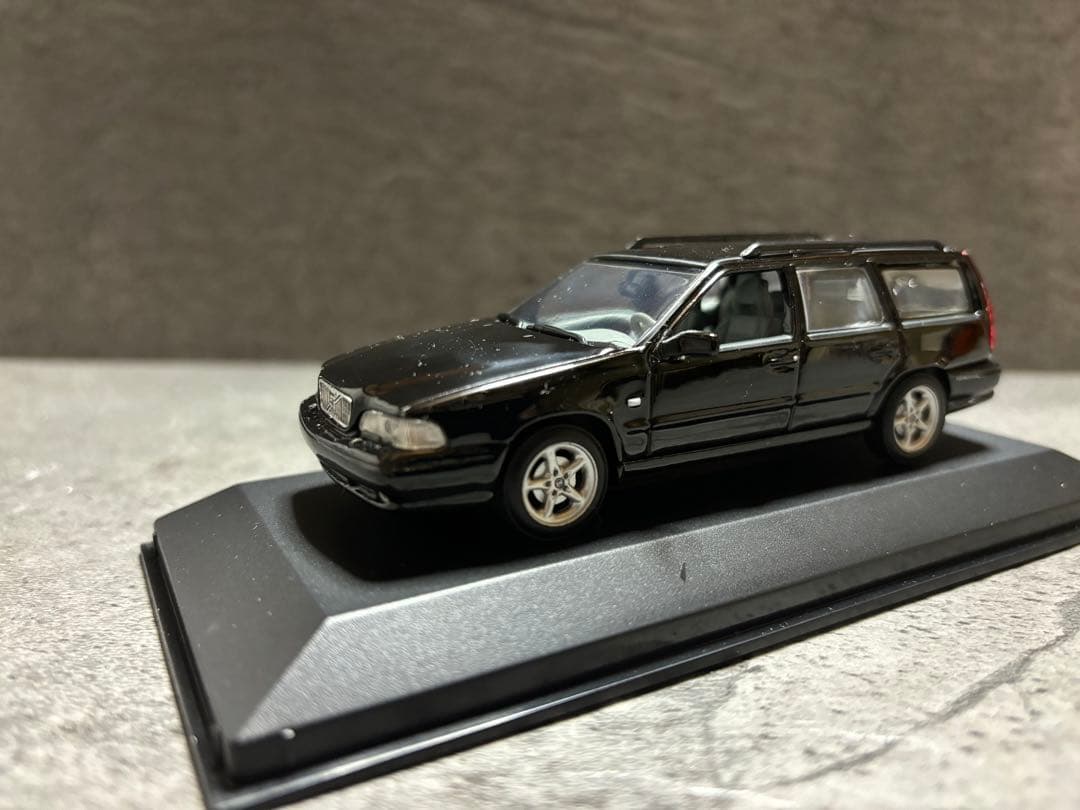 MINICHAMPS 1998 VOLVO V70 ブラック ミニカー
