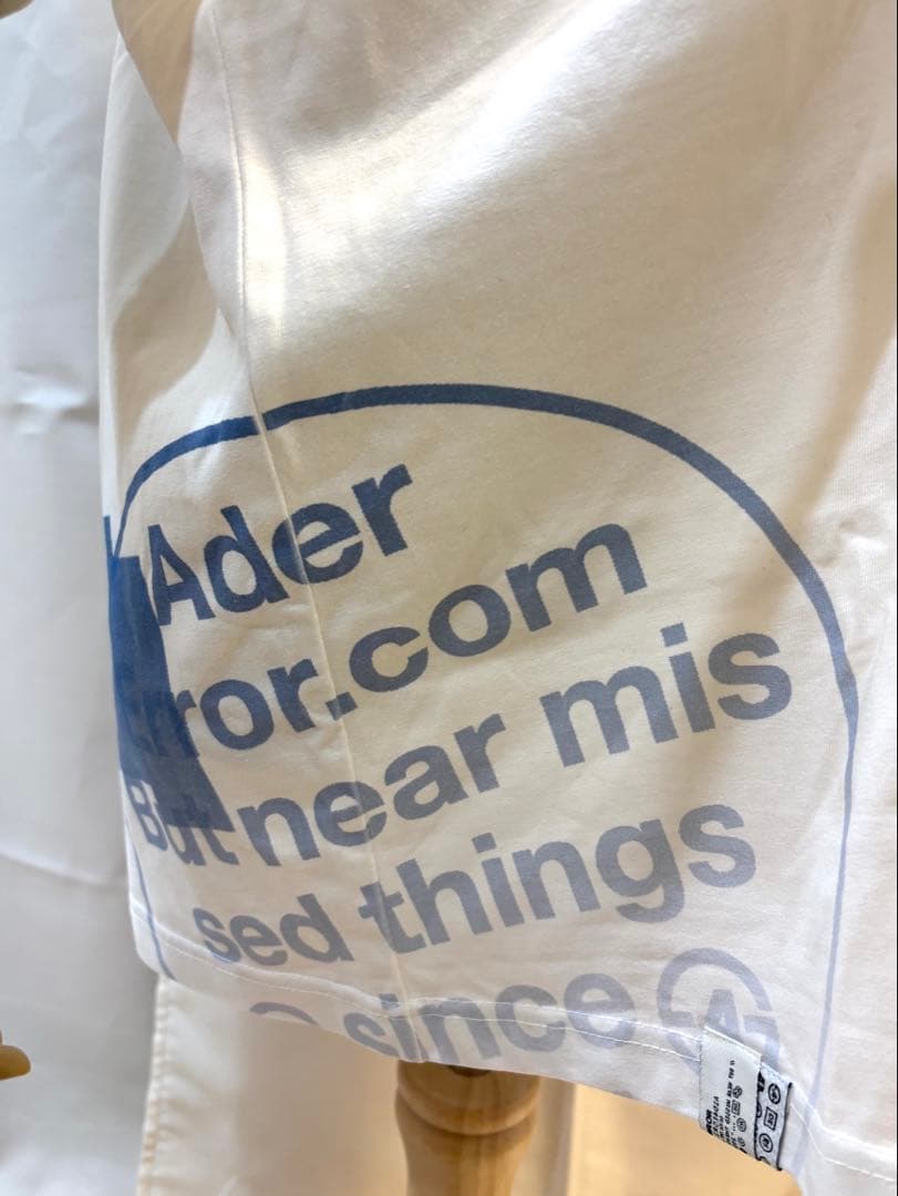 ADER ERROR　Nowia プリントTシャツ ホワイト×ブルー　XLサイズ