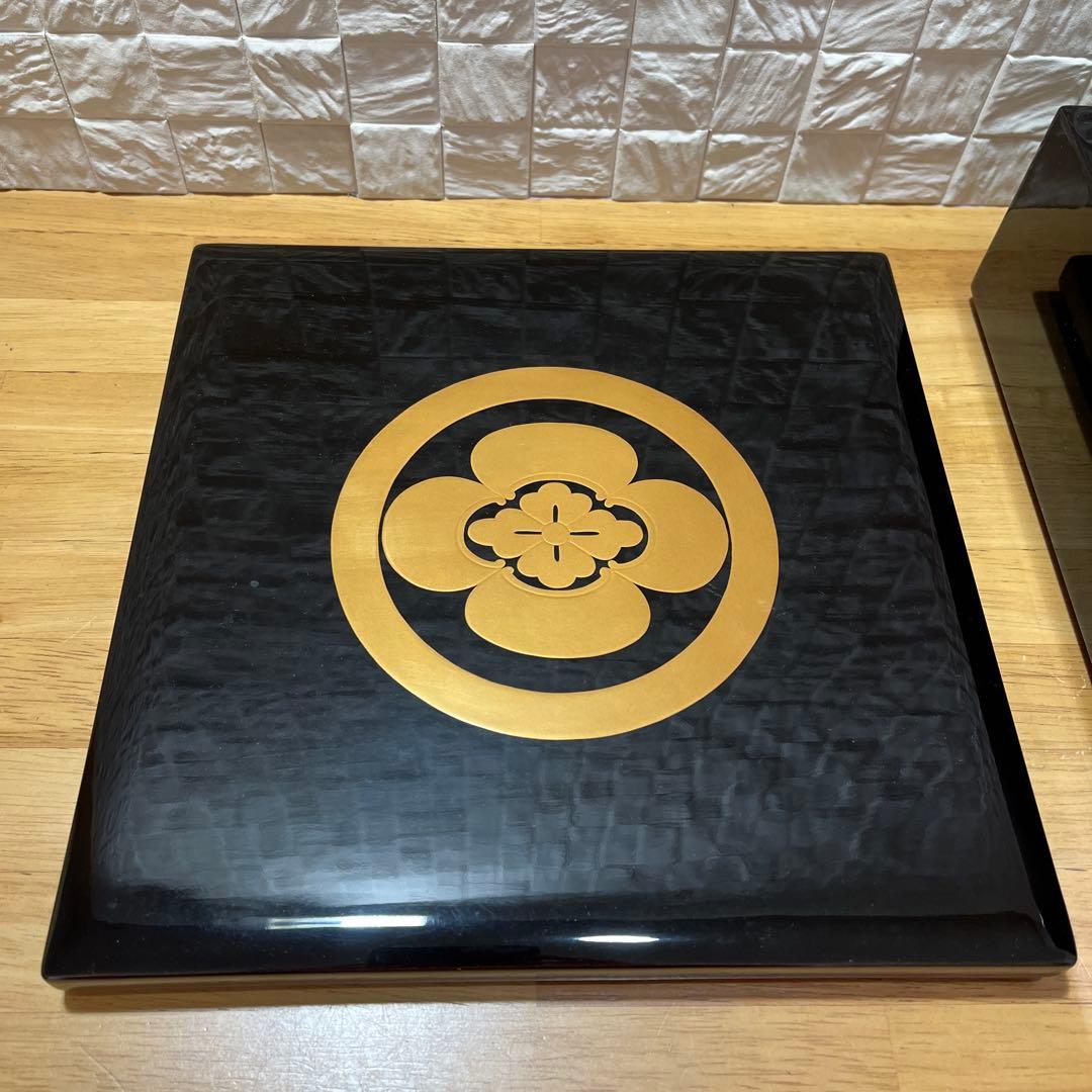 未使用　能登輪島塗　家紋入 黒漆塗り重箱 金色の花紋　丸に横木瓜　特注品