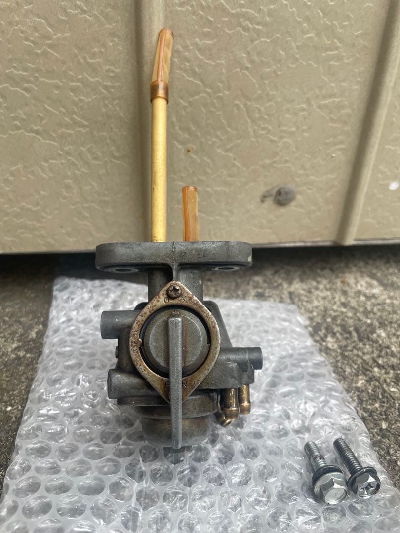 K*4様 フューエル コック 初期型